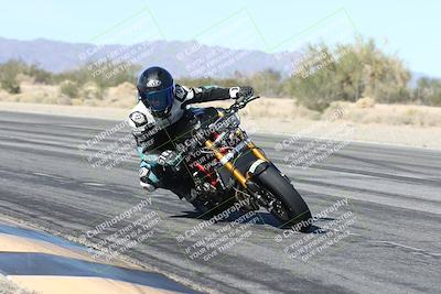 media/Dec-04-2025-Racers Edge (Thu) [[5ebc9f124d]]/3-B Group/3-Session 2 (Turn 7 Inside)/